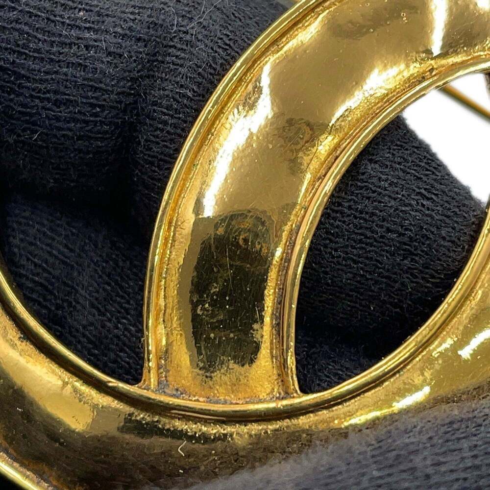 CHANEL Gold Logo Brooch - Picture 5 of 13